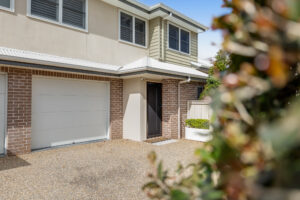 2/41 Hunter St, CENTENARY HEIGHTS, QLD 4350