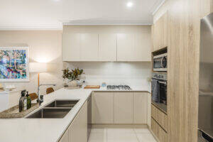 2/41 Hunter St, CENTENARY HEIGHTS, QLD 4350 AU