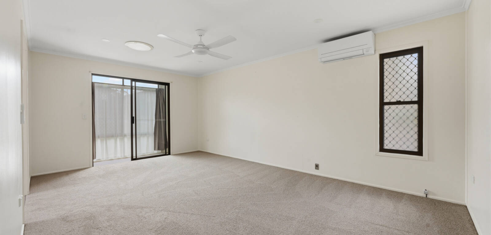 44 Debra St, CENTENARY HEIGHTS, QLD 4350 AU