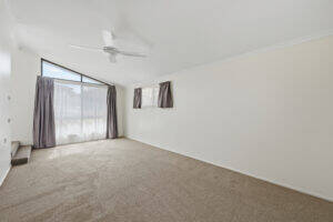 44 Debra St, CENTENARY HEIGHTS, QLD 4350 AU
