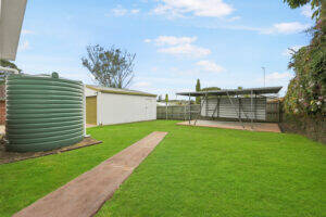 44 Debra St, CENTENARY HEIGHTS, QLD 4350 AU