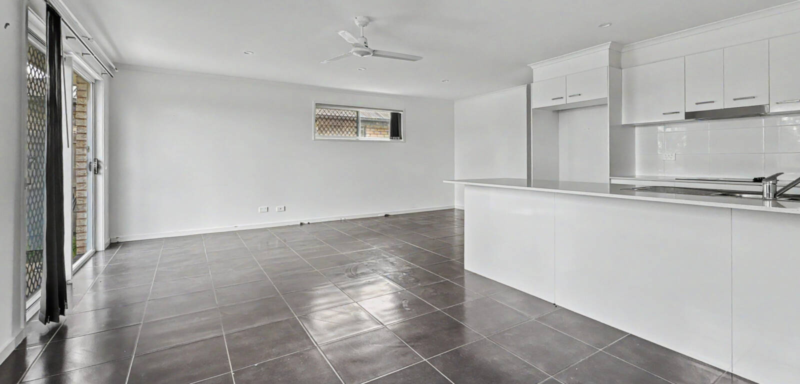 15 Gains Pl, GLENVALE, QLD 4350 AU