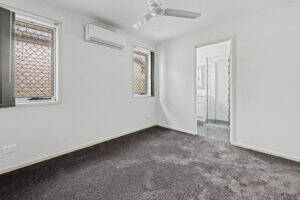 15 Gains Pl, GLENVALE, QLD 4350 AU