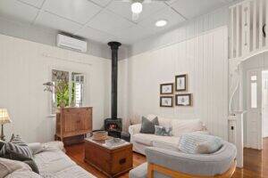 157 Bridge St, NORTH TOOWOOMBA, QLD 4350 AU