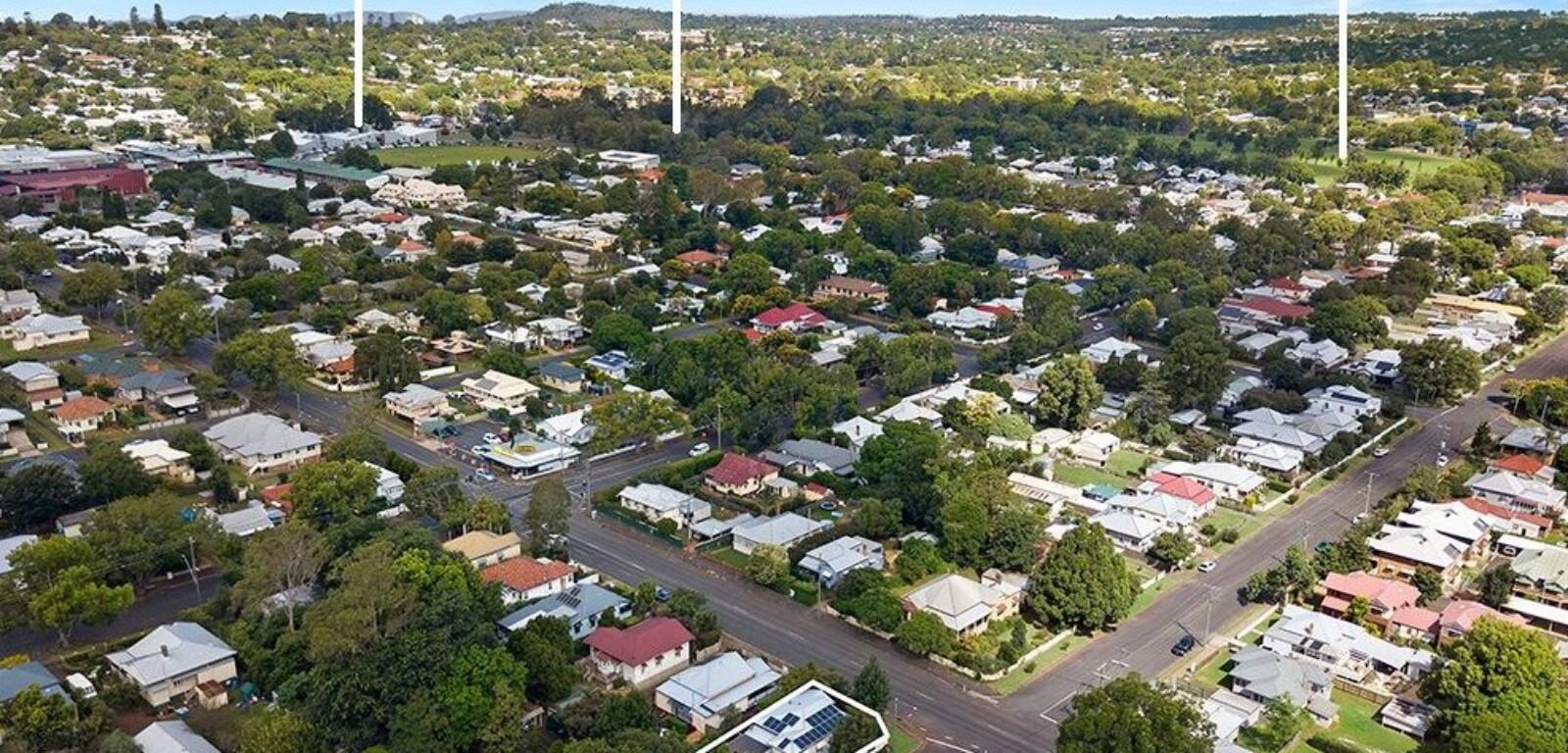 157 Bridge St, NORTH TOOWOOMBA, QLD 4350 AU
