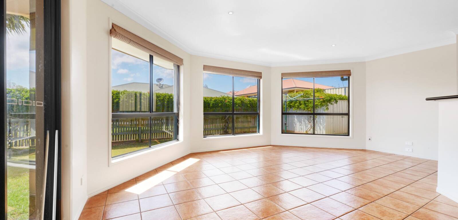 16 Menzies Street, MIDDLE RIDGE, QLD 4350 AU