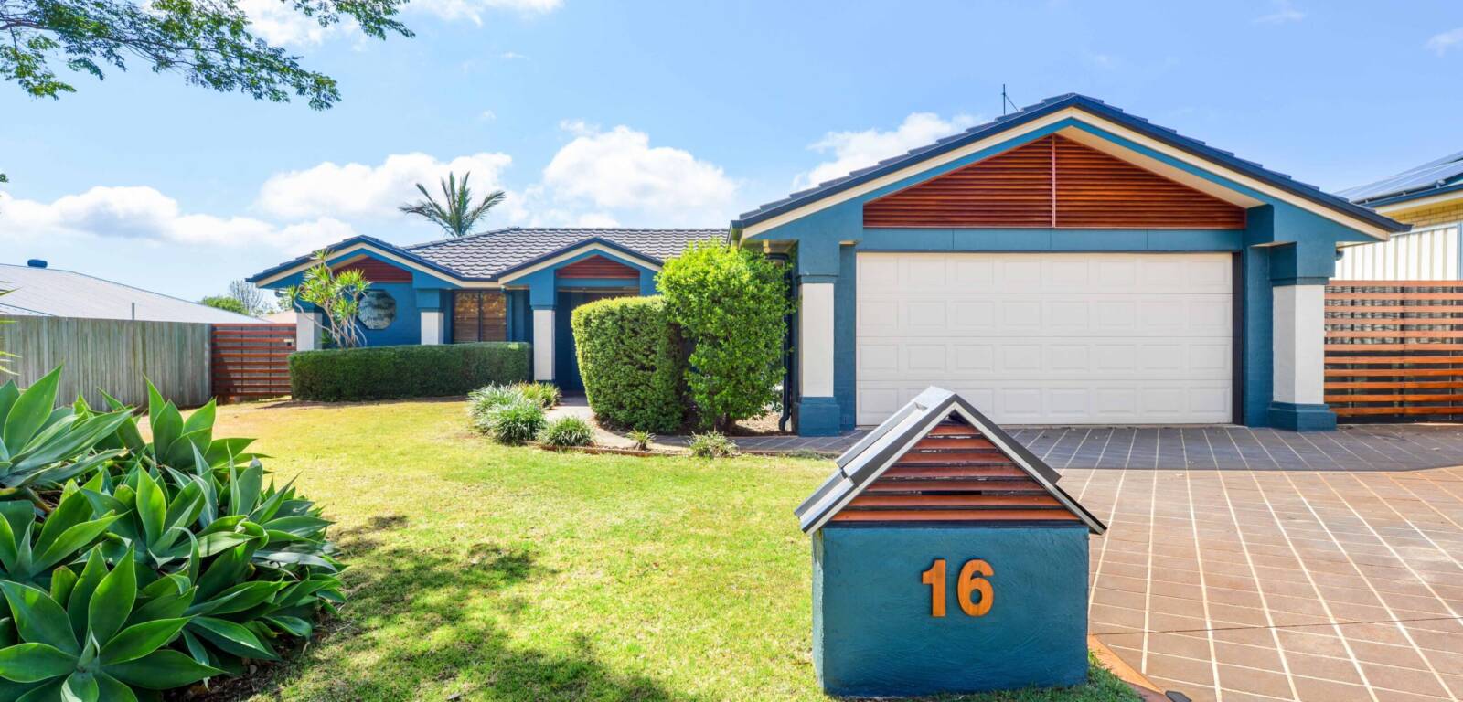16 Menzies Street, MIDDLE RIDGE, QLD 4350 AU