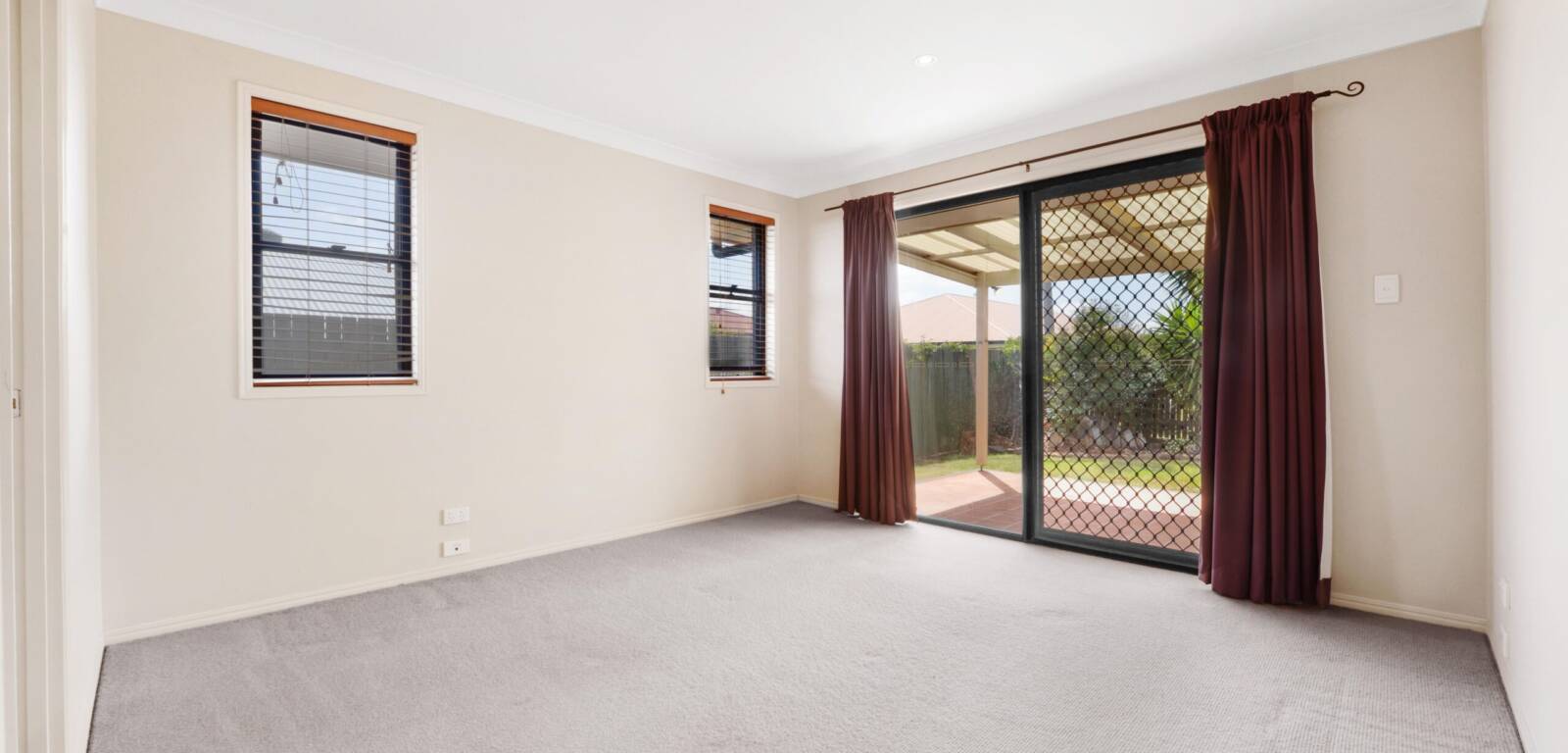 16 Menzies Street, MIDDLE RIDGE, QLD 4350 AU