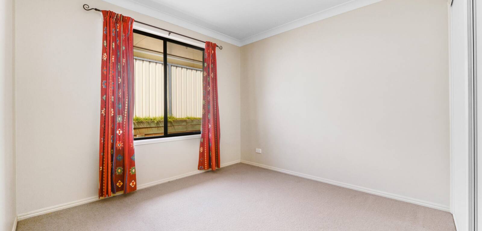 16 Menzies Street, MIDDLE RIDGE, QLD 4350 AU