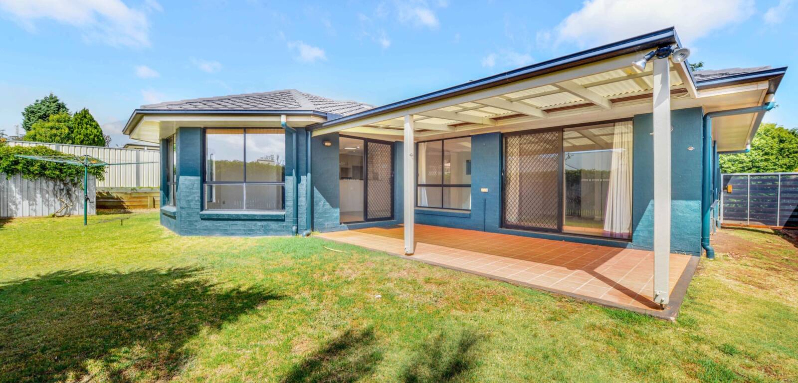 16 Menzies Street, MIDDLE RIDGE, QLD 4350 AU