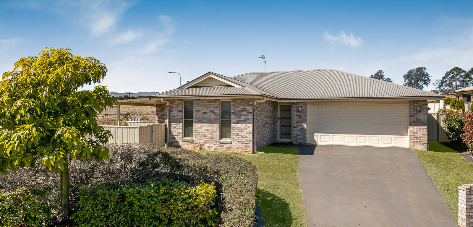 2/2 Yearling Close, GLENVALE, QLD 4350 AU