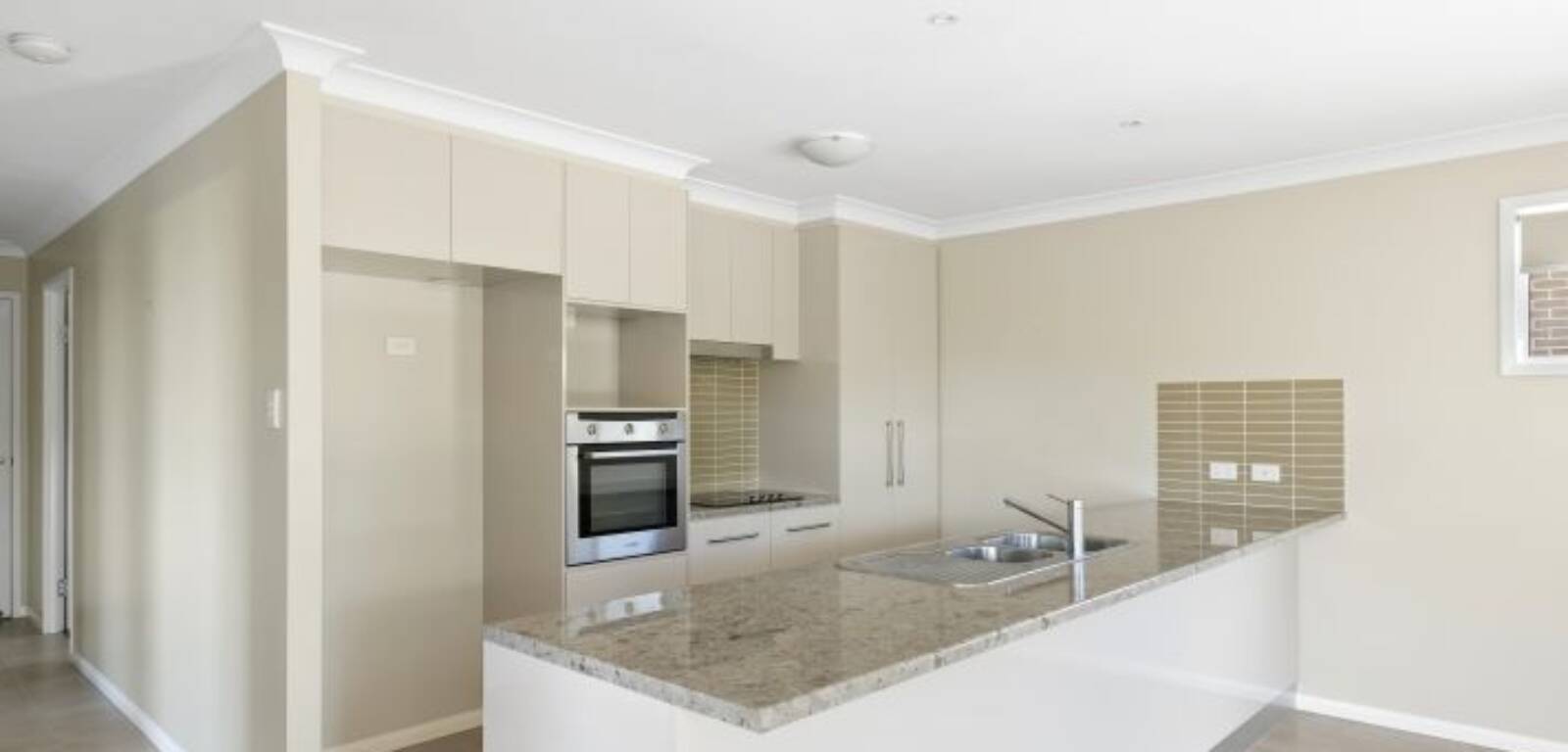 1/12 Garde Street, CENTENARY HEIGHTS, QLD 4350 AU