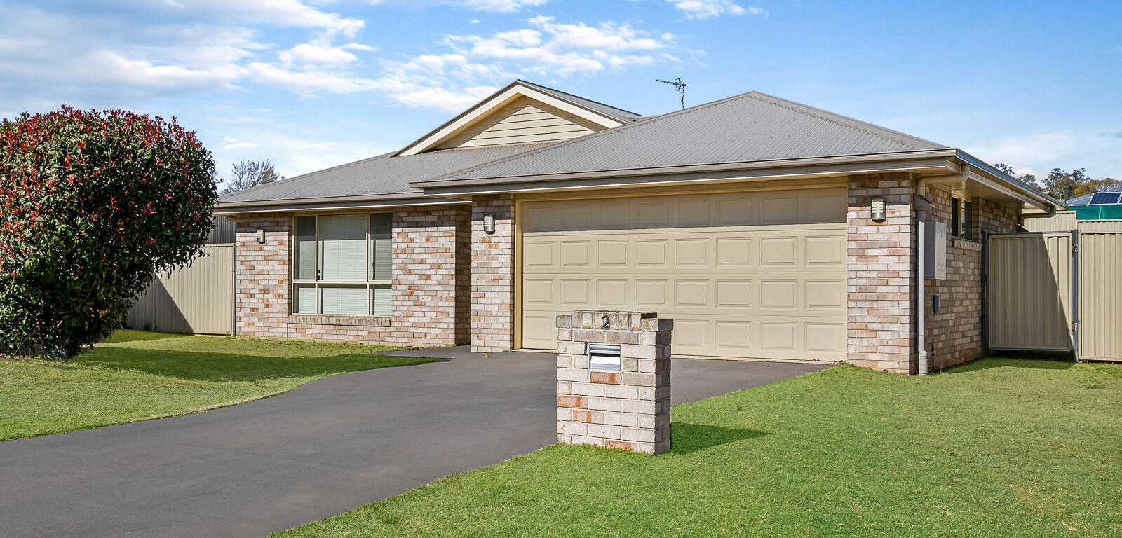 1/2 Yearling Close, GLENVALE, QLD 4350 AU