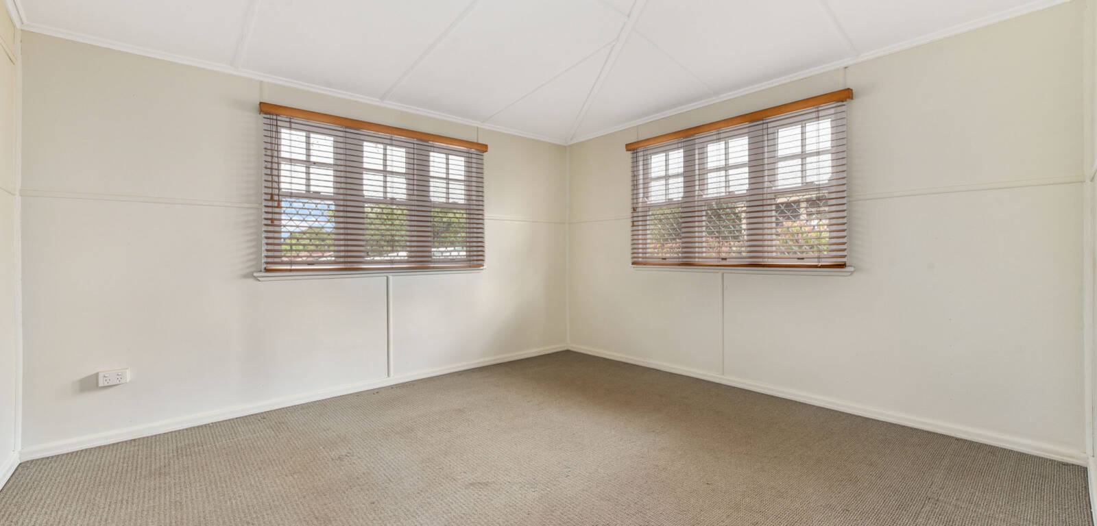 43 Suffolk Street, RANGEVILLE, QLD 4350 AU