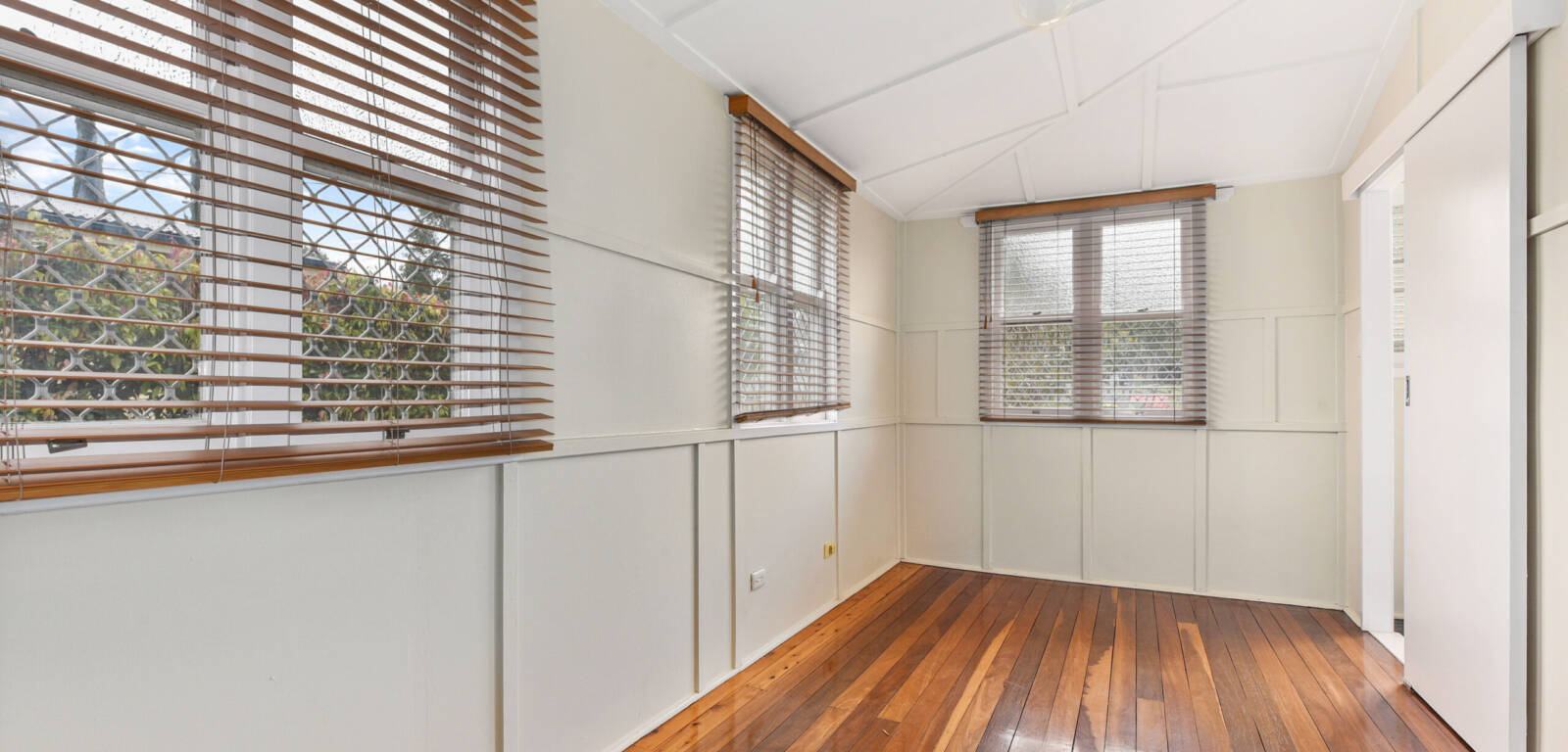 43 Suffolk Street, RANGEVILLE, QLD 4350 AU