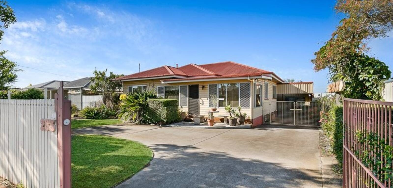 283 Bridge Street, NEWTOWN, QLD 4350 AU