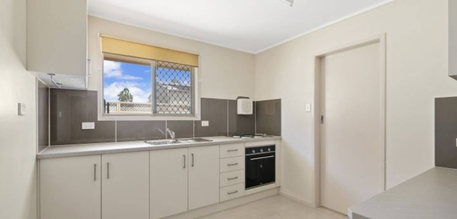 2/53 Ladner Street, DRAYTON, QLD 4350 AU