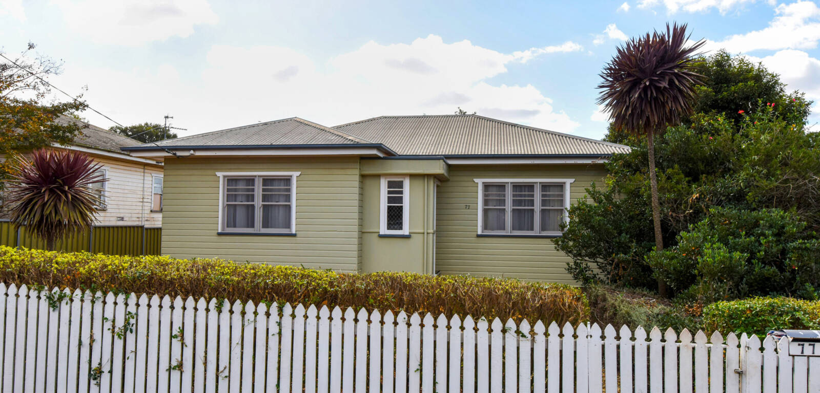 77 Stephen Street, HARRISTOWN, QLD 4350 AU