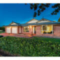12 Chelwyn St, MIDDLE RIDGE, QLD 4350 AU