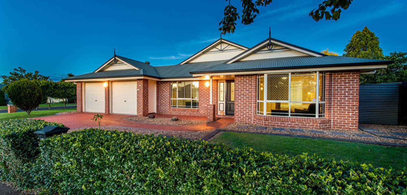 12 Chelwyn St, MIDDLE RIDGE, QLD 4350 AU