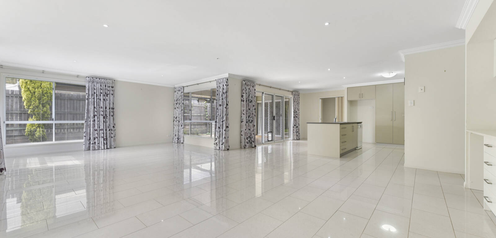 13 Rosella Street, RANGEVILLE, QLD 4350 AU
