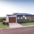 4 Farrer Street, CRANLEY, QLD 4350 AU