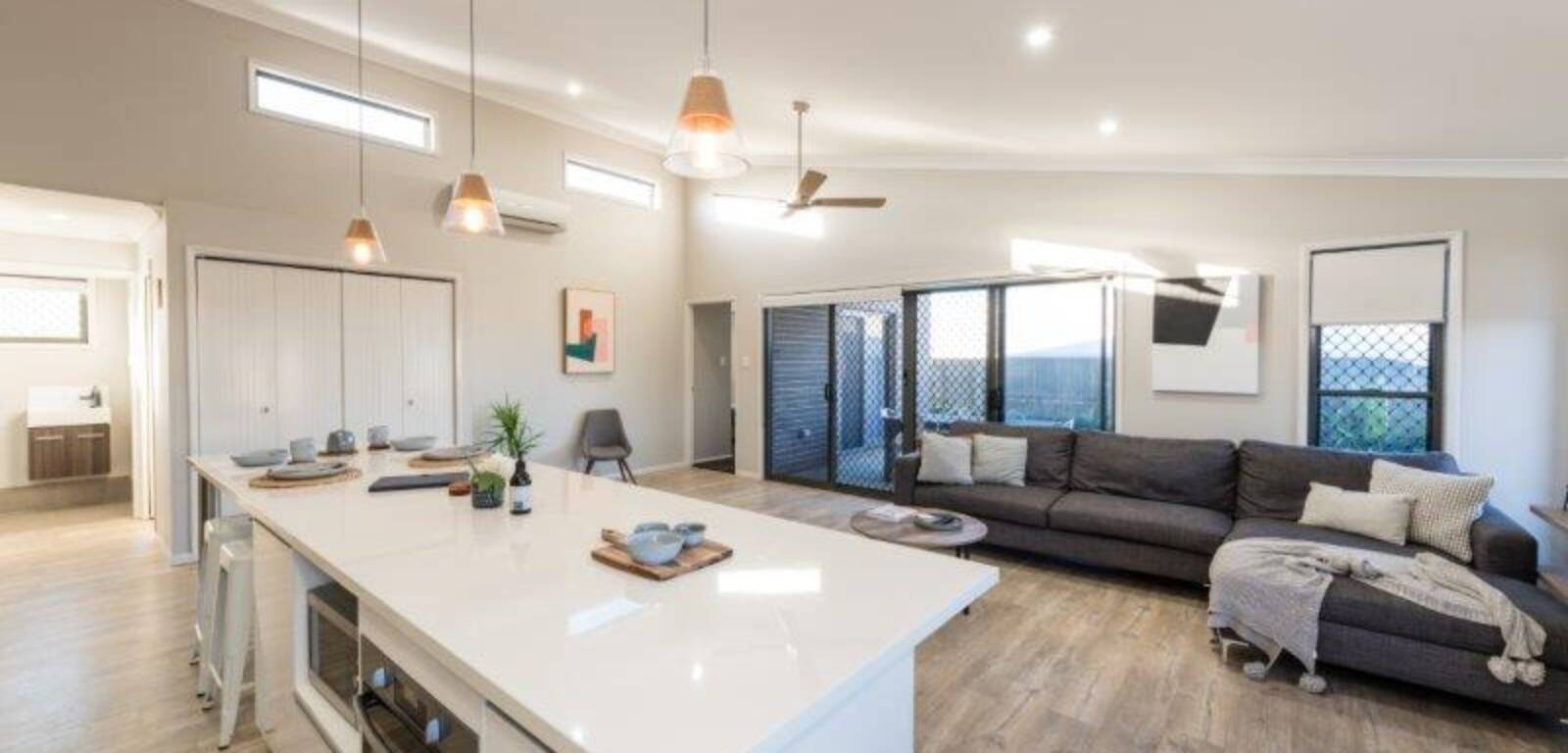 4 Farrer Street, CRANLEY, QLD 4350 AU
