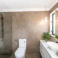 4 Farrer Street, CRANLEY, QLD 4350 AU
