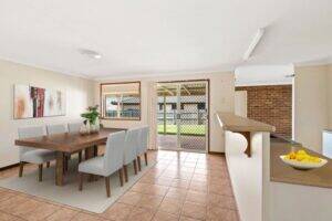 19 Oldfield Street, MIDDLE RIDGE, QLD 4350 AU
