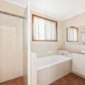 19 Oldfield Street, MIDDLE RIDGE, QLD 4350 AU