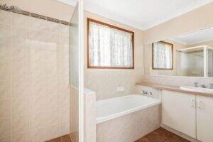 19 Oldfield Street, MIDDLE RIDGE, QLD 4350 AU