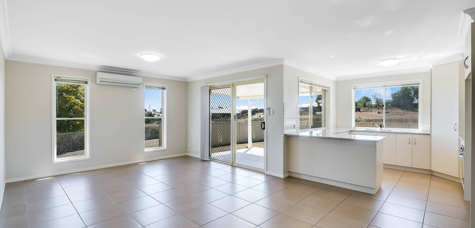 2/2 Yearling Close, GLENVALE, QLD 4350 AU