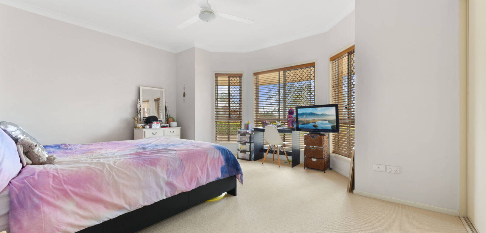 1 Cotswold Close, COTSWOLD HILLS, QLD 4350 AU