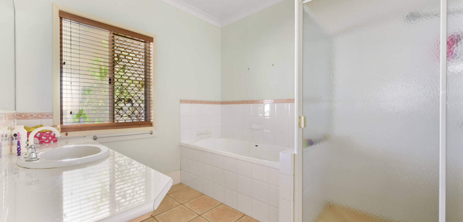 1 Cotswold Close, COTSWOLD HILLS, QLD 4350 AU