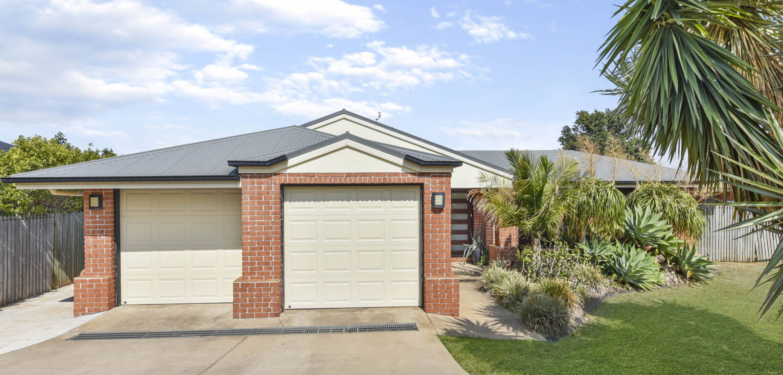 21 Diamantina Dr, GLENVALE, QLD 4350 AU