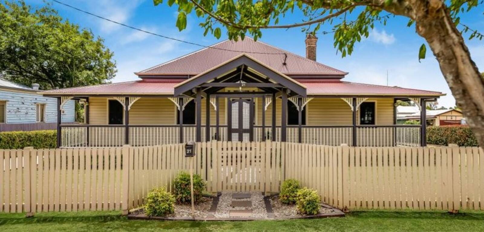 21 Eton Street, EAST TOOWOOMBA, QLD 4350 AU