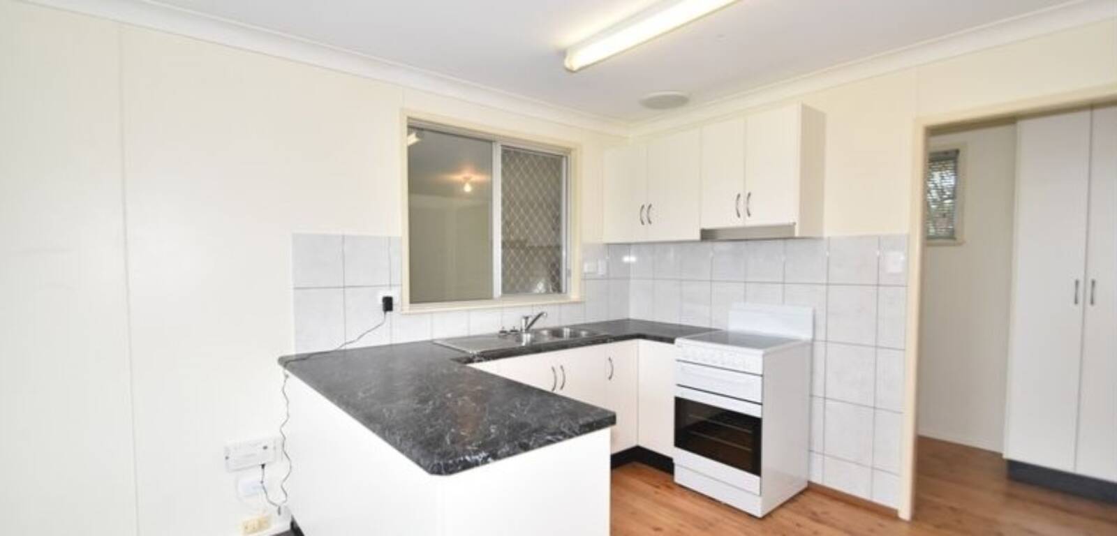 2/2 Creek Street, CAMBOOYA, QLD 4358 AU