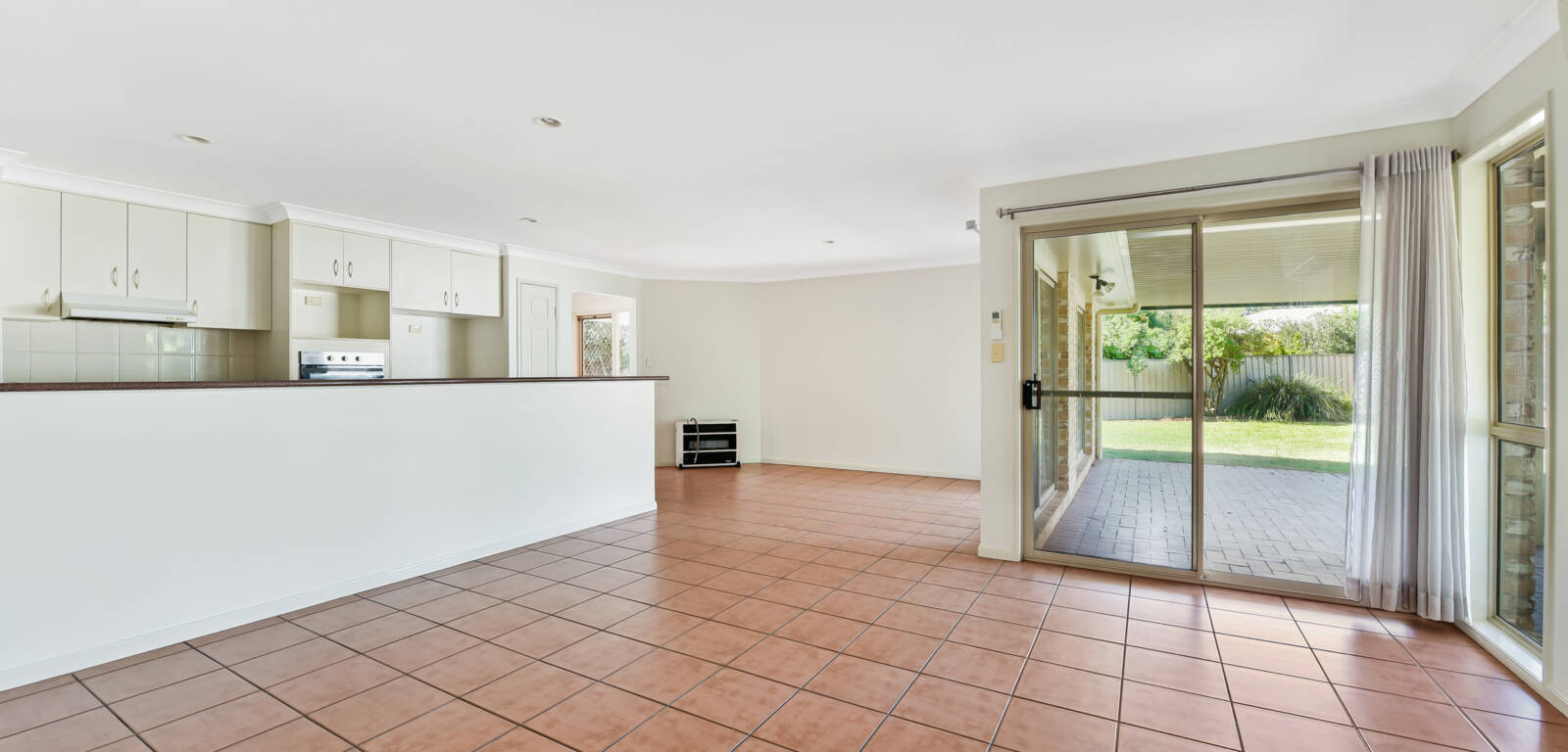 22 Gerbera Court, MIDDLE RIDGE, QLD 4350 AU