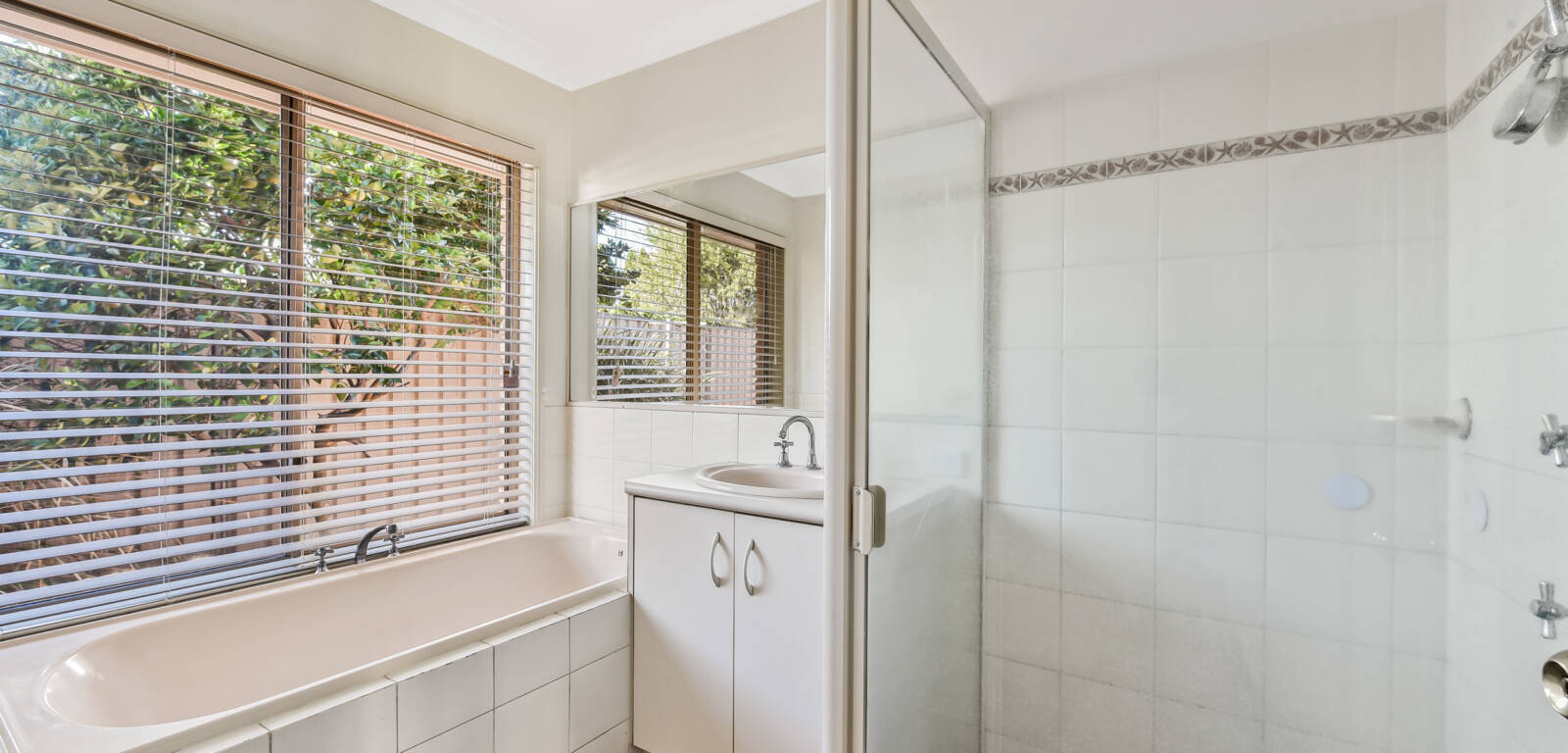 22 Gerbera Court, MIDDLE RIDGE, QLD 4350 AU