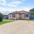 38 Holberton St, ROCKVILLE, QLD 4350 AU