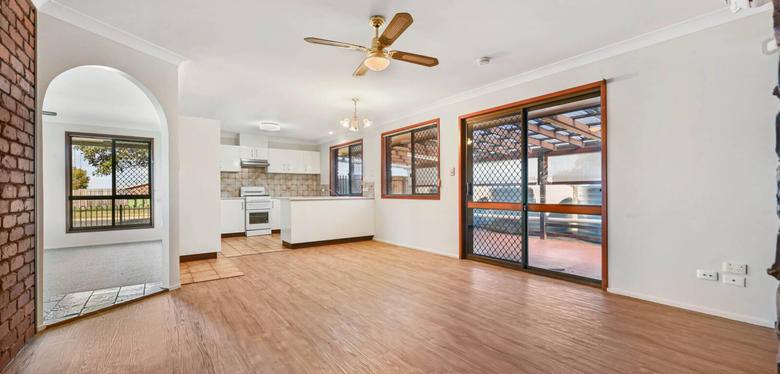 1 Banksia Street, NEWTOWN, QLD 4350 AU