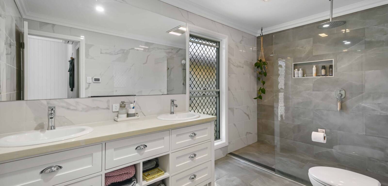 105 Hill Street, NEWTOWN, QLD 4350 AU