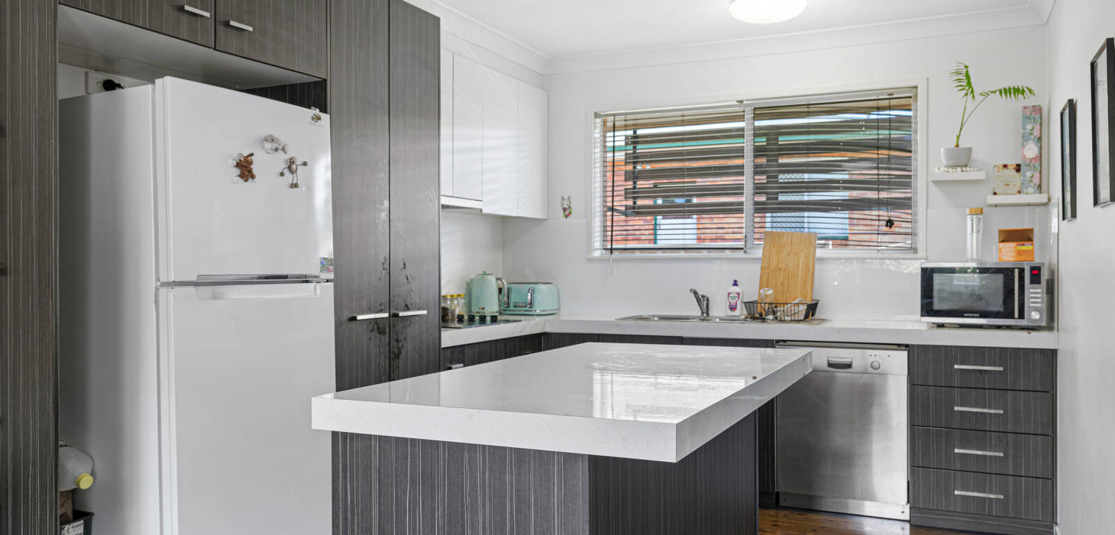 2 Wellsley St, NORTH TOOWOOMBA, QLD 4350 AU