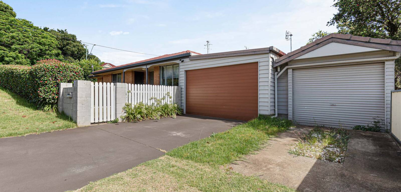 2 Wellsley St, NORTH TOOWOOMBA, QLD 4350 AU