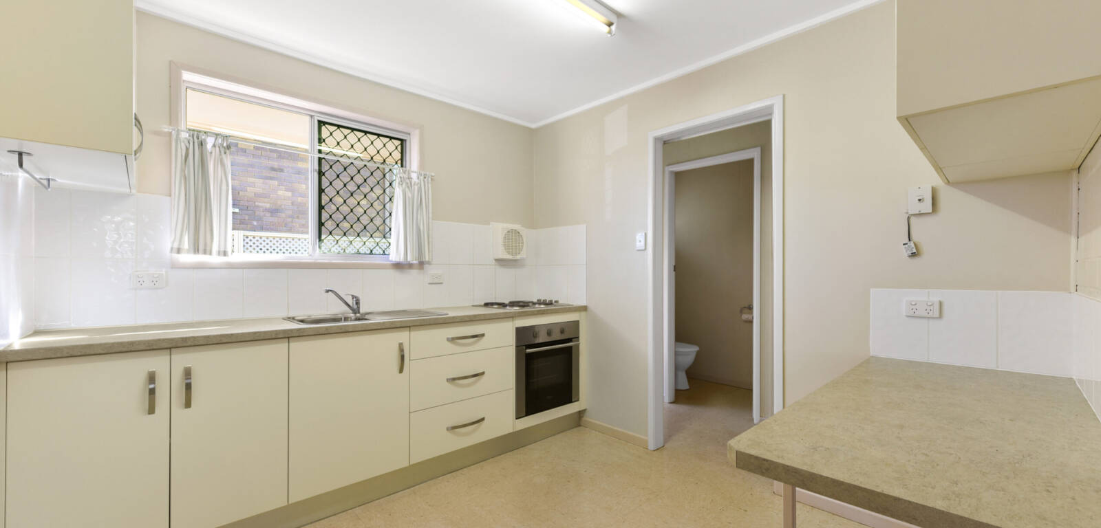 1/53 Ladner St, DRAYTON, QLD 4350 AU