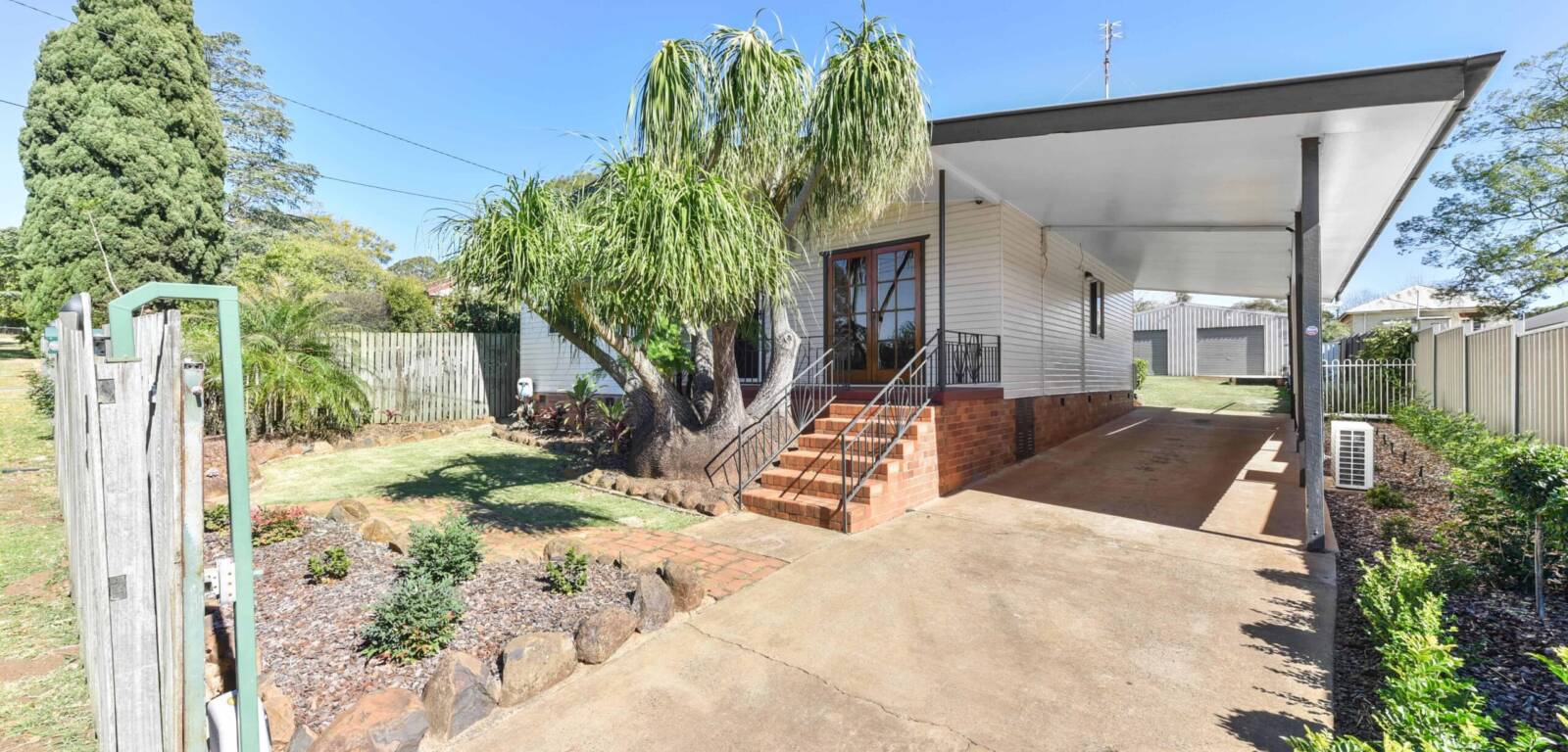 11A Hillside St, NEWTOWN, QLD 4350 AU