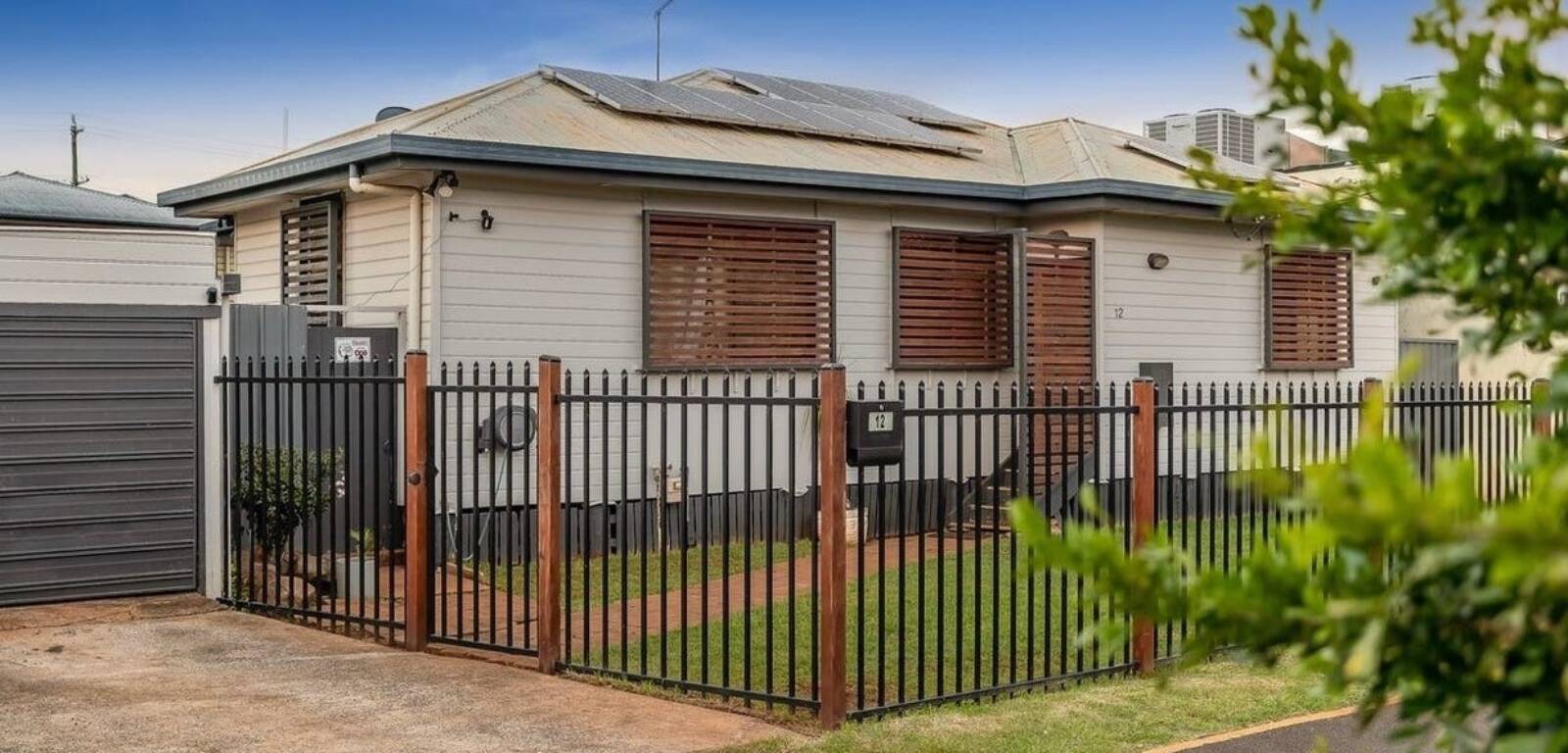 12 Frederick St, EAST TOOWOOMBA, QLD 4350 AU