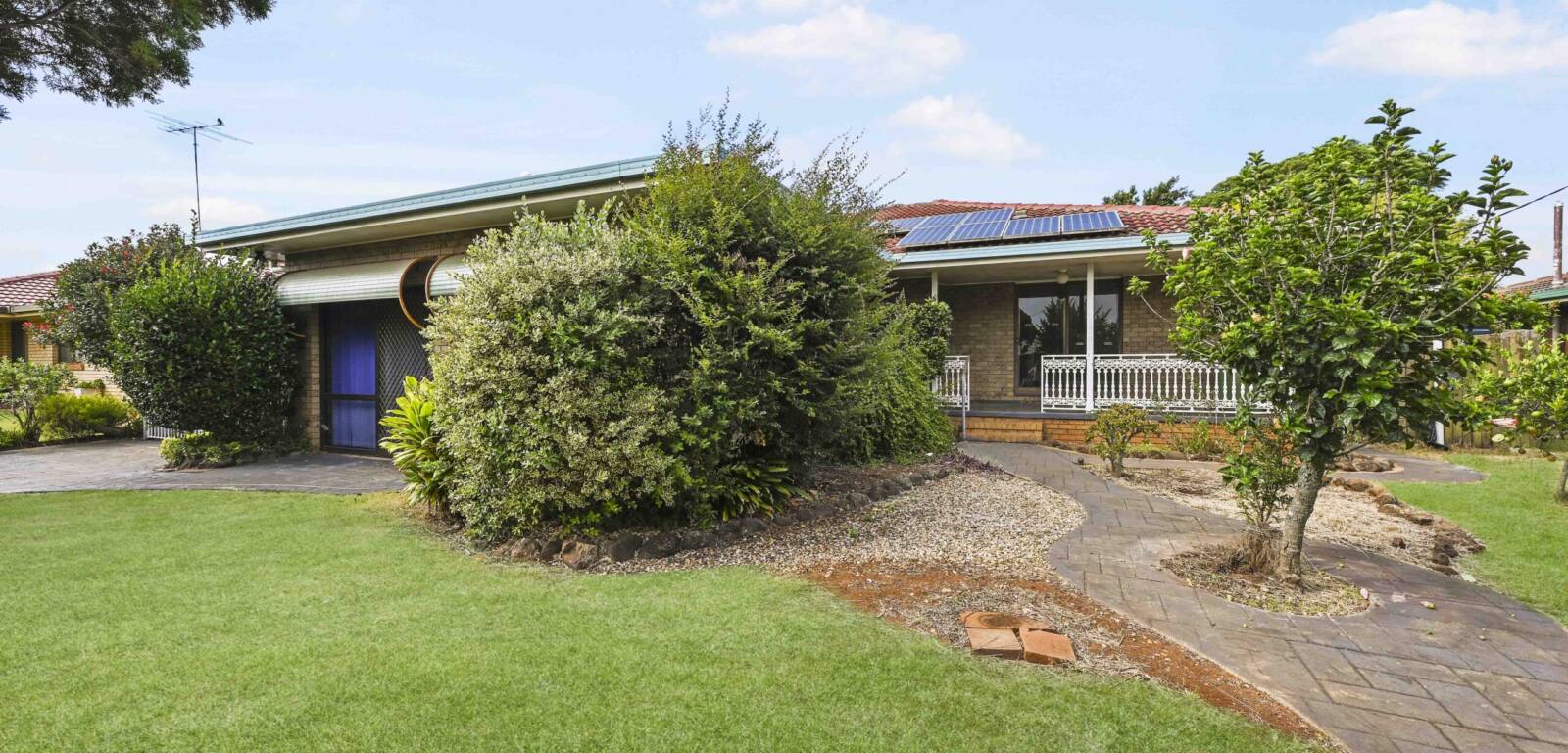 12 Jondaryan Street, NEWTOWN, QLD 4350 AU
