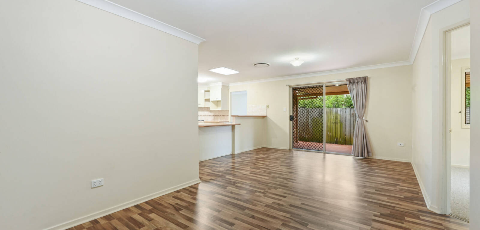 14 Goodwood St, NEWTOWN, QLD 4350 AU