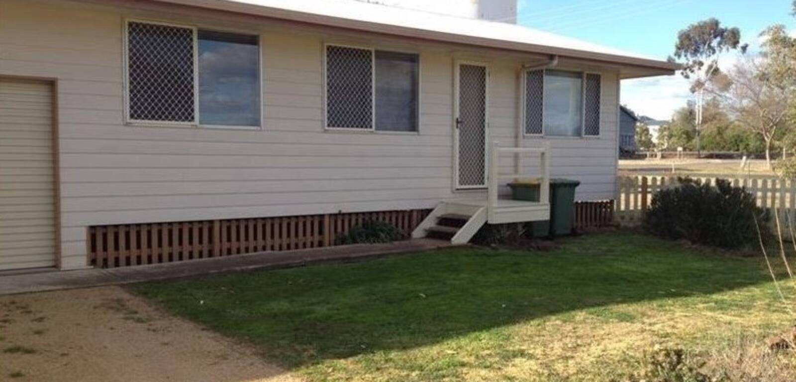 2/2 Creek St, CAMBOOYA, QLD 4358 AU